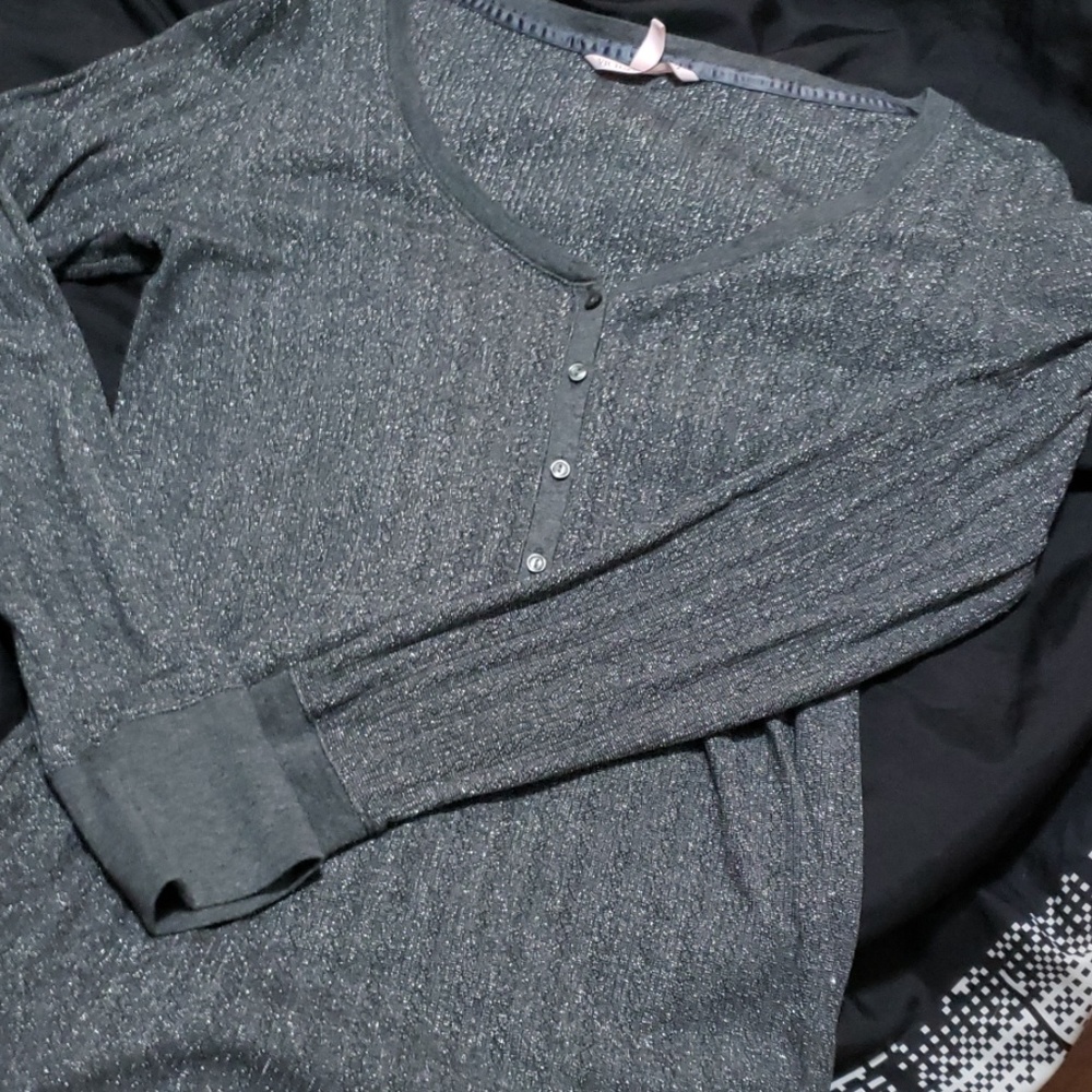 VS long sleeved top